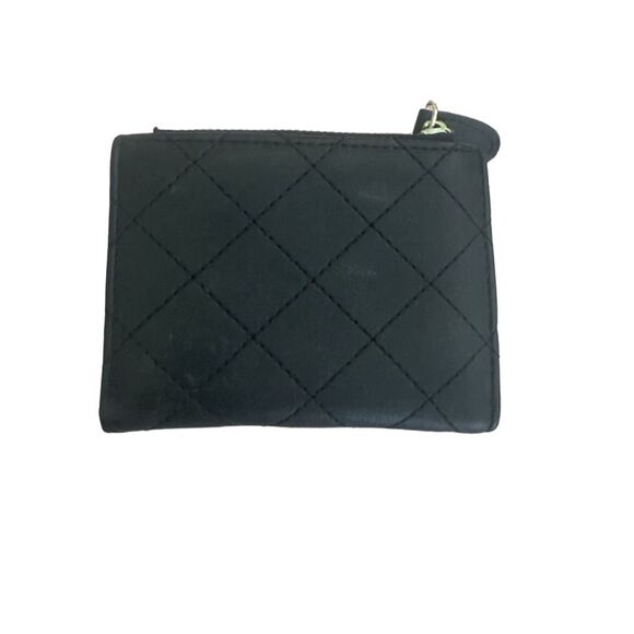 Women's Black Quilted PU Leather Wristlet Wallet with RFID Blocking - Picture 3 of 3